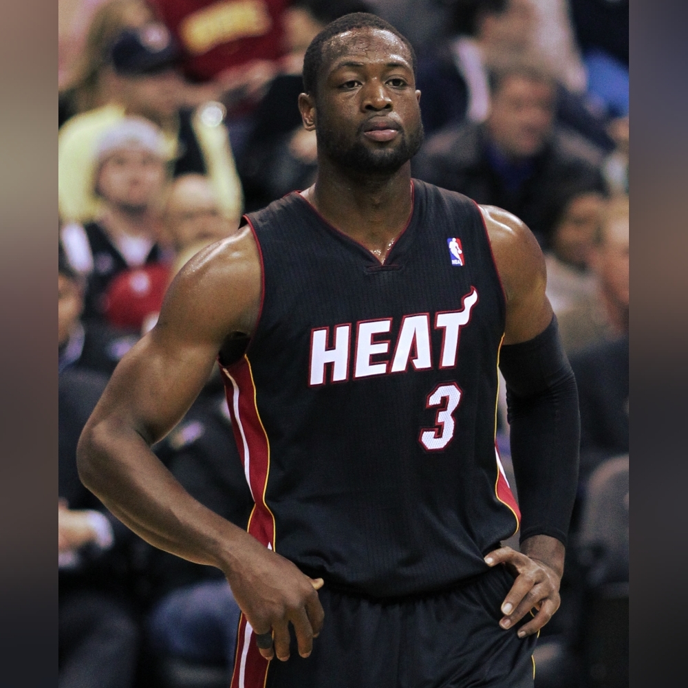 HEAT Black Basketball Jersey Dwayne Wade Miami Heat NBA #3 - Picture 3 of 9